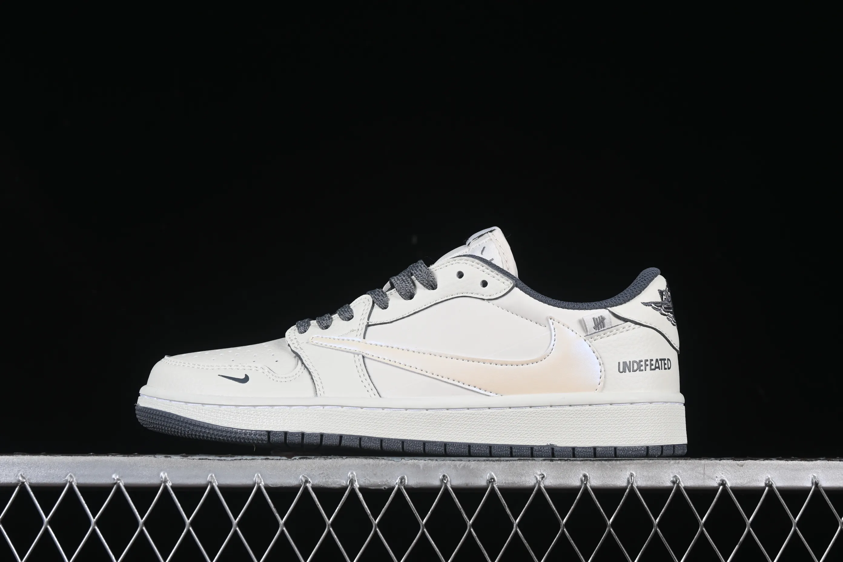All categories Air Jordan Jordan series basketball shoes Air Jordan 1 Low High-end customized low-top sneakers M version Travis Scott x Fragment Design x Jordan Air Jordan 1 Low OG SP AJ1 UN joint-off-white gray bottom low-top cultural casual sneakers DM7866-018